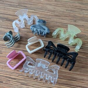 Lot of 8 hair Claws/Clips